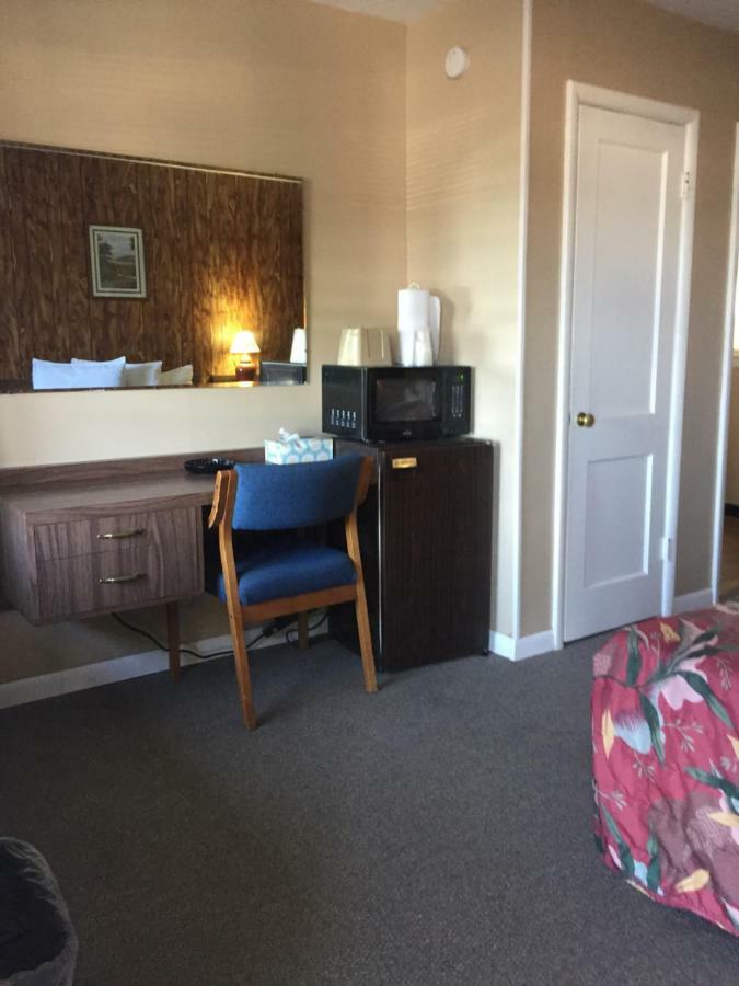 Jack Pine Motel Riverton Eksteriør bilde